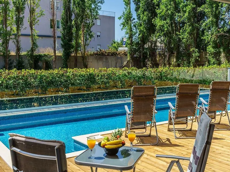 Bed & Breakfast Rooms Oasis Life Split