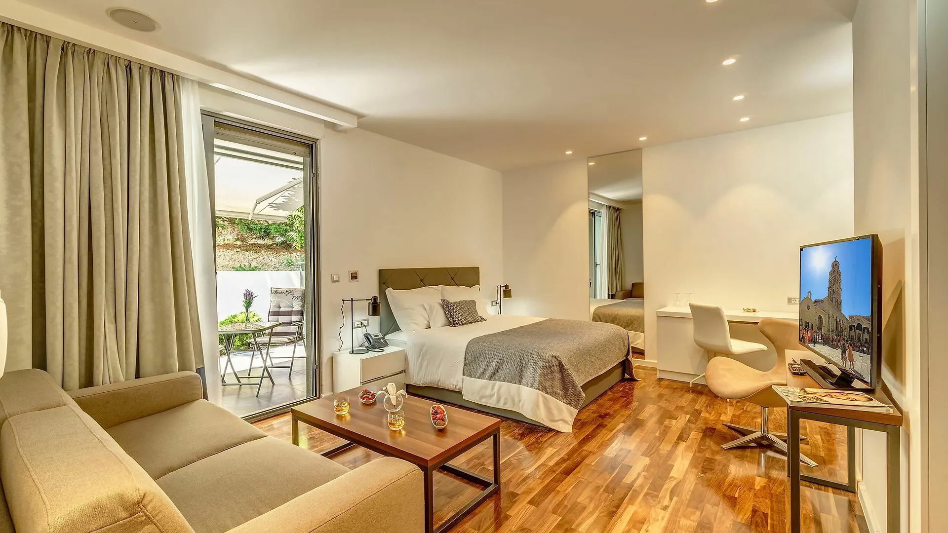 Rooms Oasis Life Split 4*,  Croatia