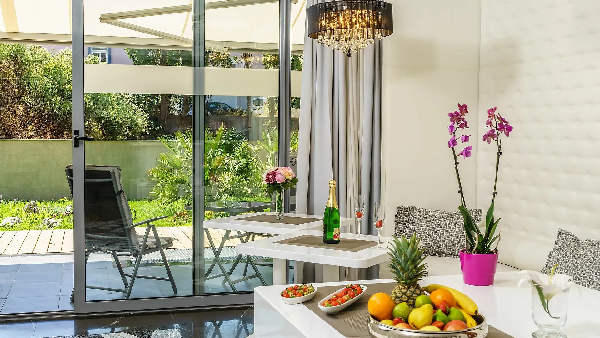 Rooms Oasis Life Split Bed & Breakfast