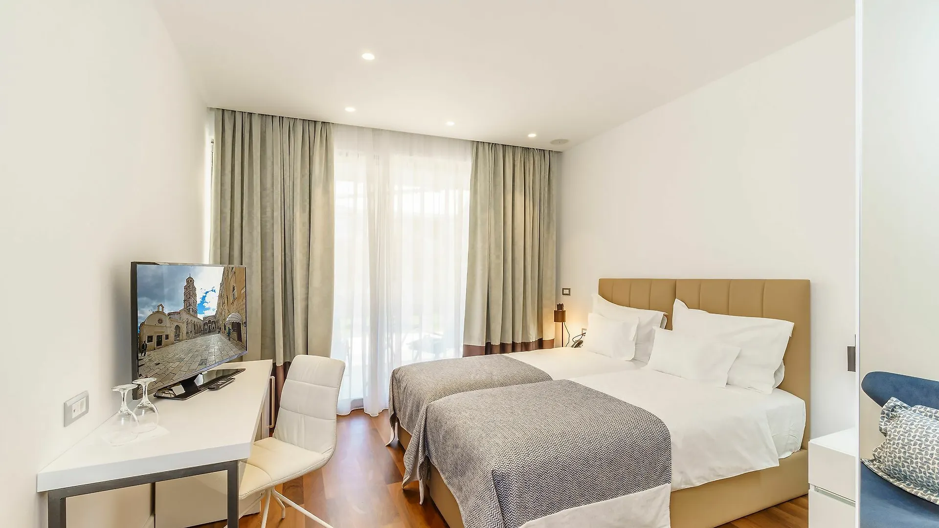 Rooms Oasis Life Split Bed & Breakfast