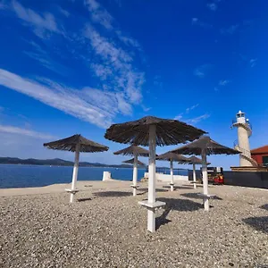 beach-paradise-apartments.hotelinzadar.com/