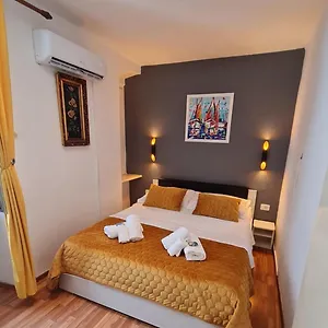 3* Pensión Inchy - In The Center Of Diocletian's Palace