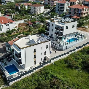 villa-21.hotels-in-trogir.com/